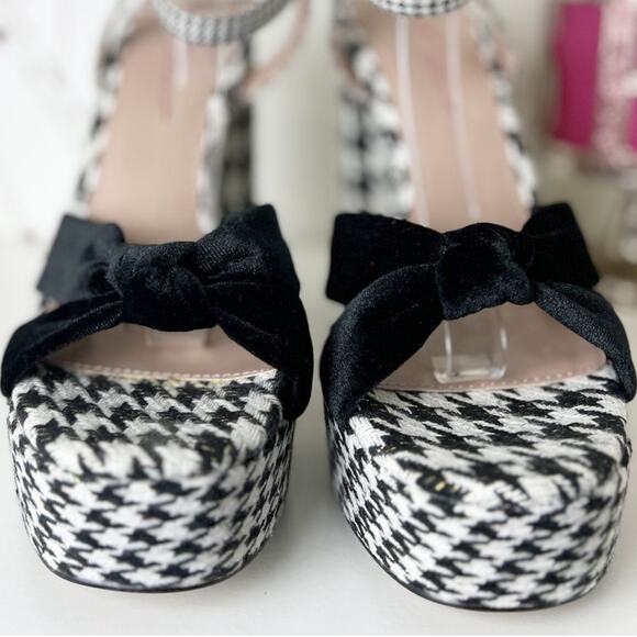 Betsey Johnson Melanni Houndstooth Block Heel Platform Sandal Black White 11 NIB - Picture 6 of 13